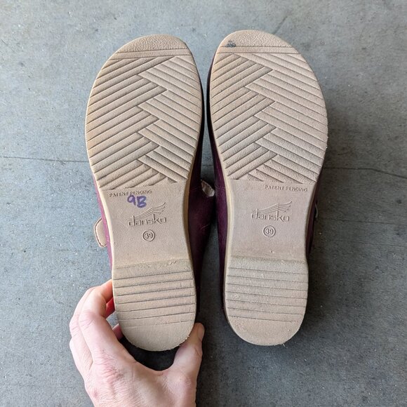 Dansko Britney Waxy Burnished Mule Clog in Wine size 39 - Picture 12 of 12